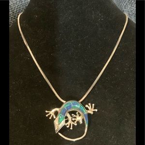Vintage Native American 925 silver lizard pendant w inlaid Azurite & necklace